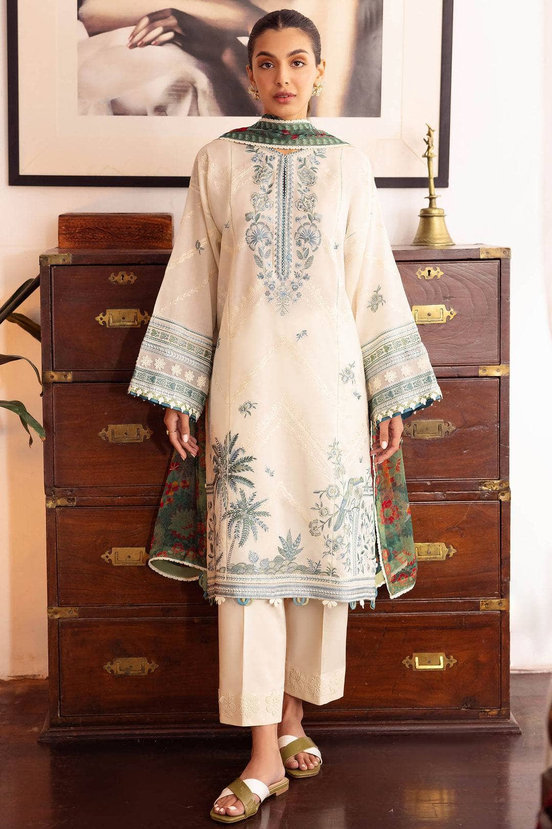 img_zaha_lawn_24_awwal_boutique