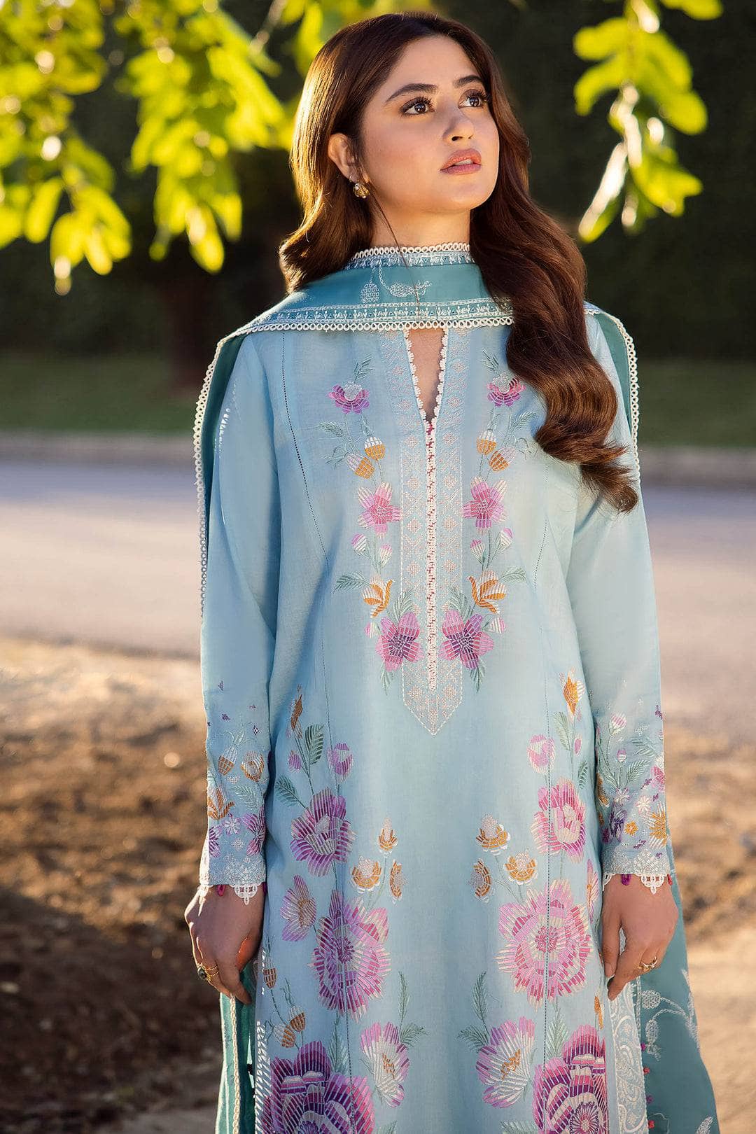 img_zaha_lawn_24_awwal_boutique