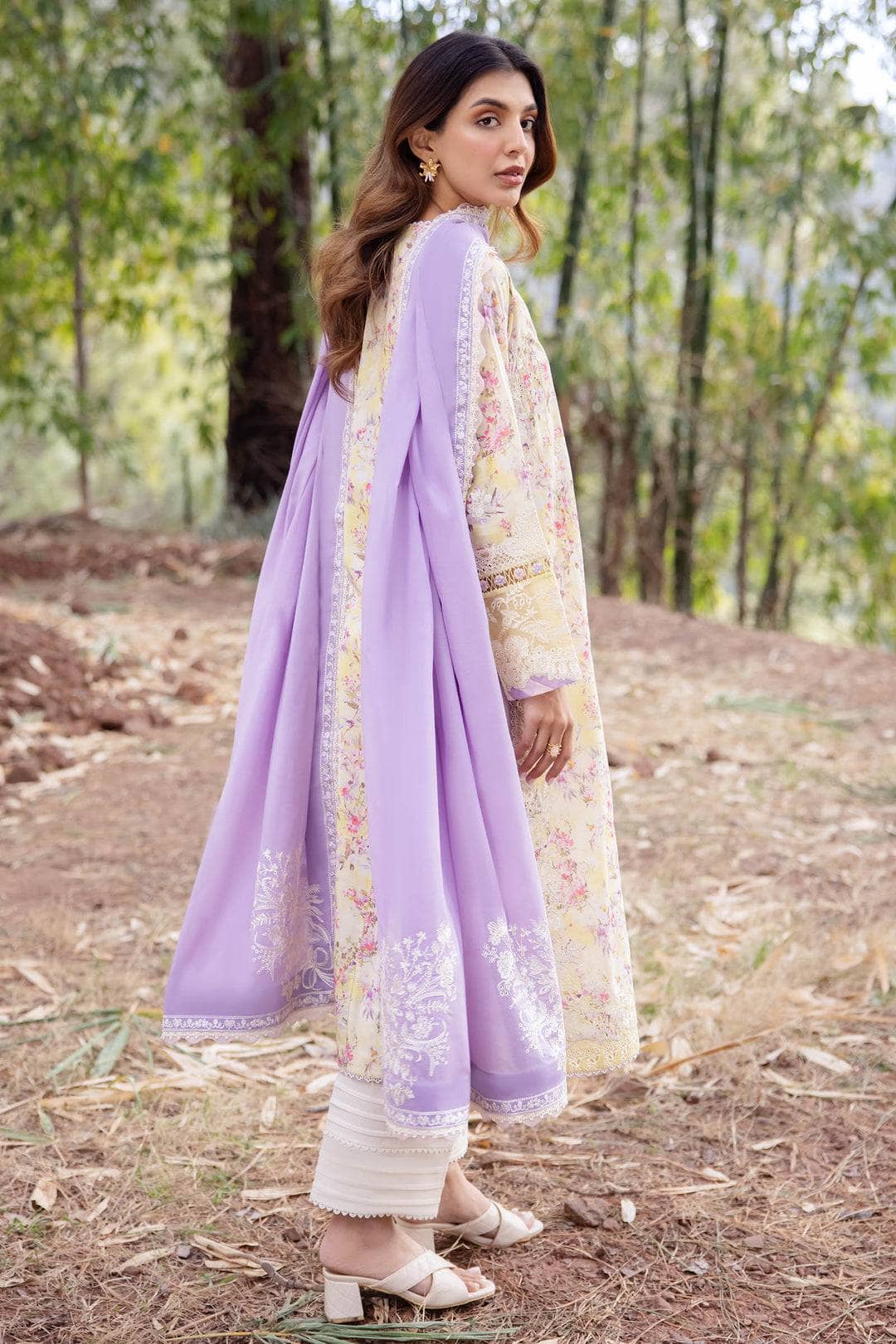 img_zaha_lawn_24_awwal_boutique