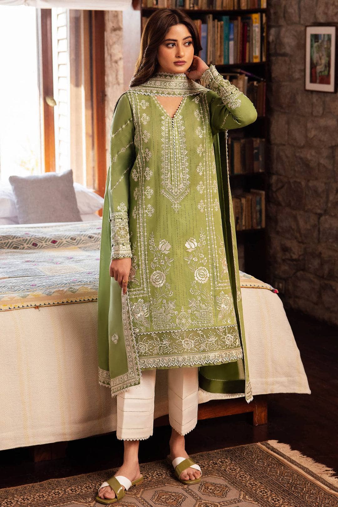 img_zaha_lawn_24_awwal_boutique