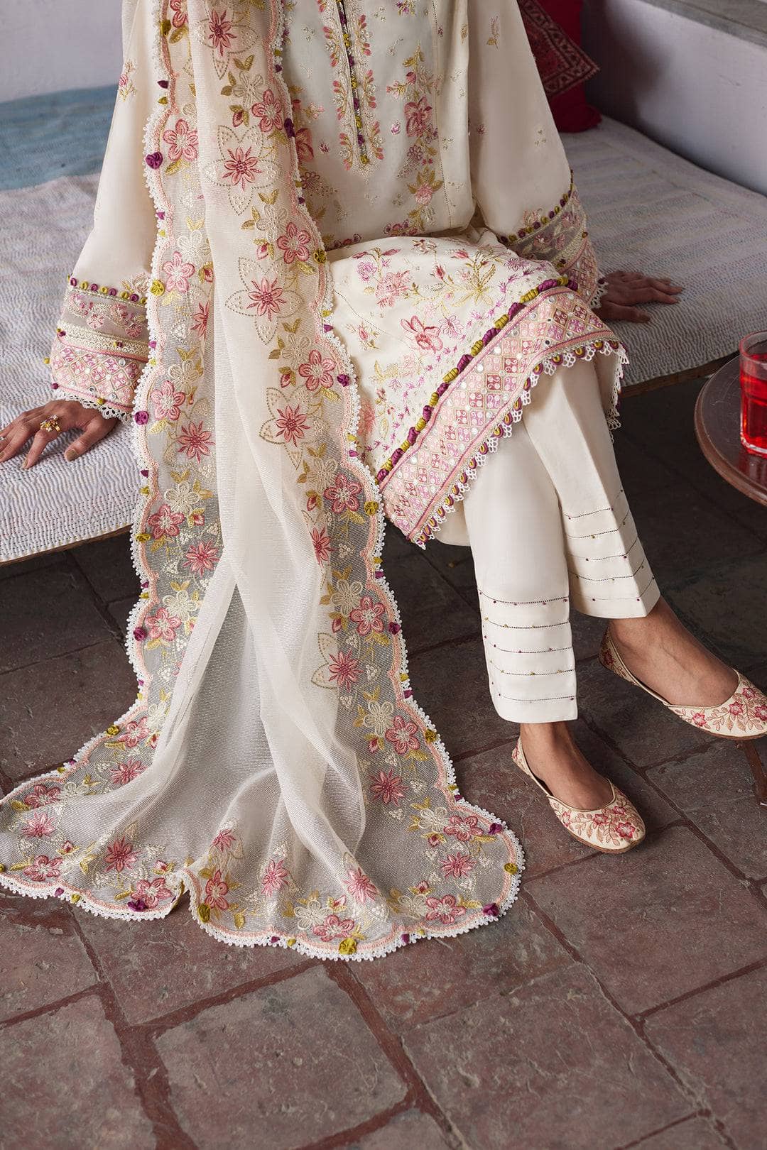 img_zaha_festive_lawn_awwal_boutique