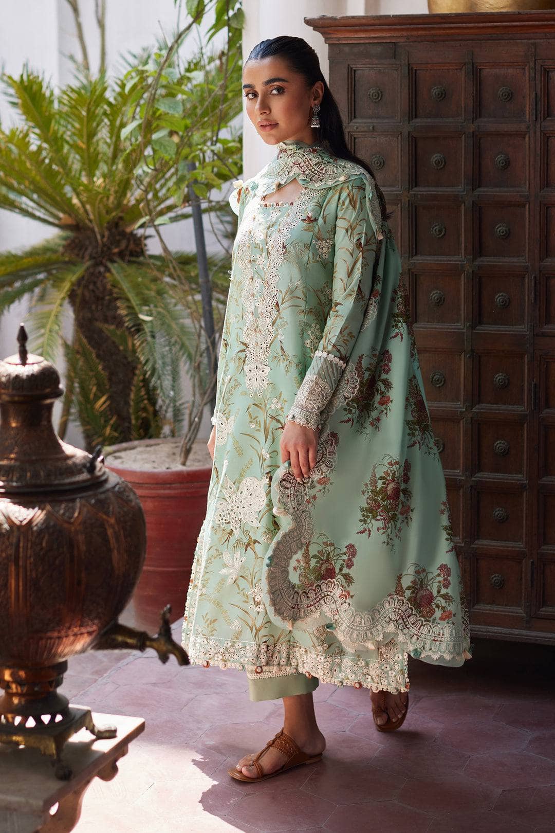 img_zaha_festive_lawn_awwal_boutique