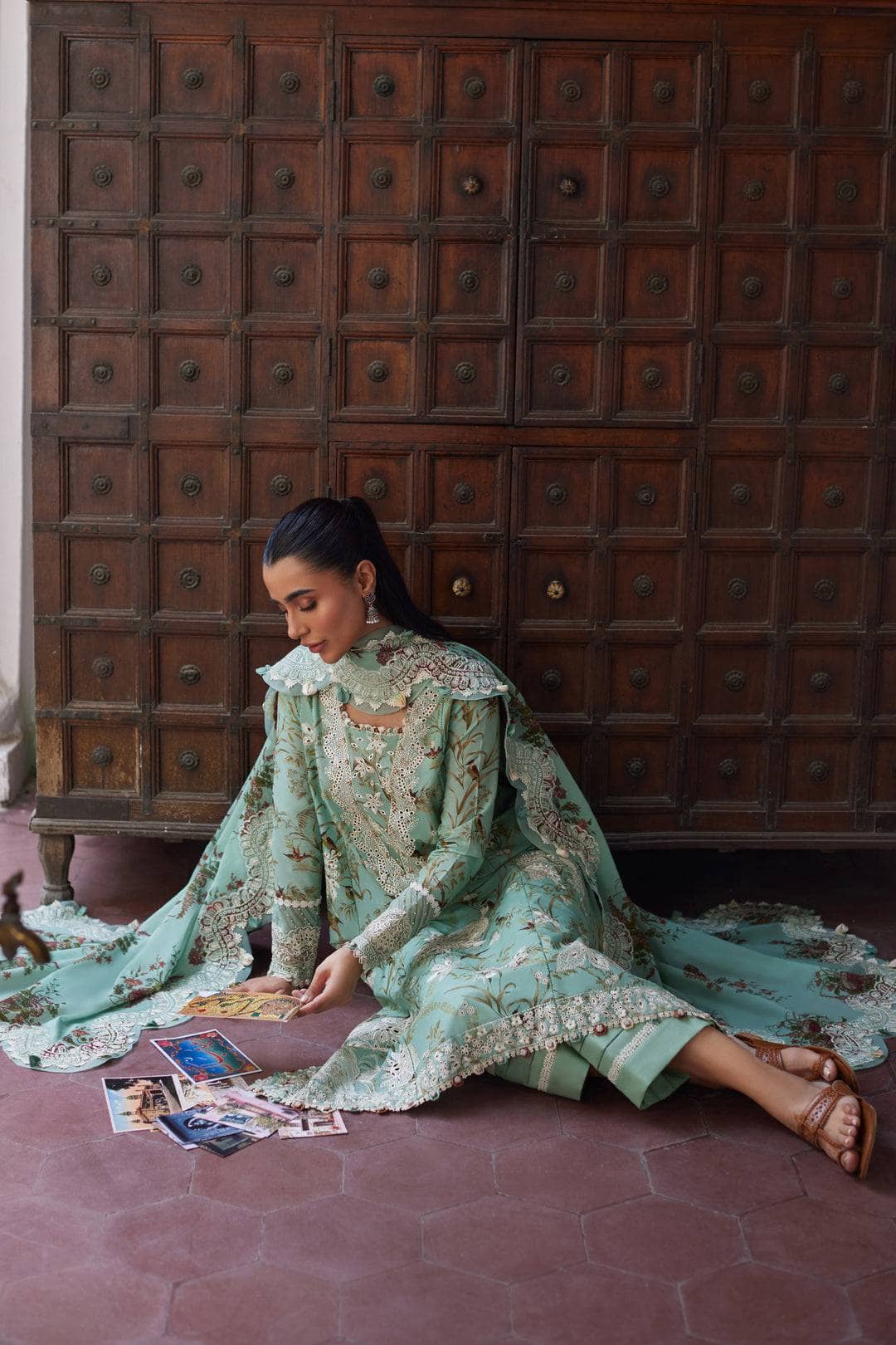 img_zaha_festive_lawn_awwal_boutique