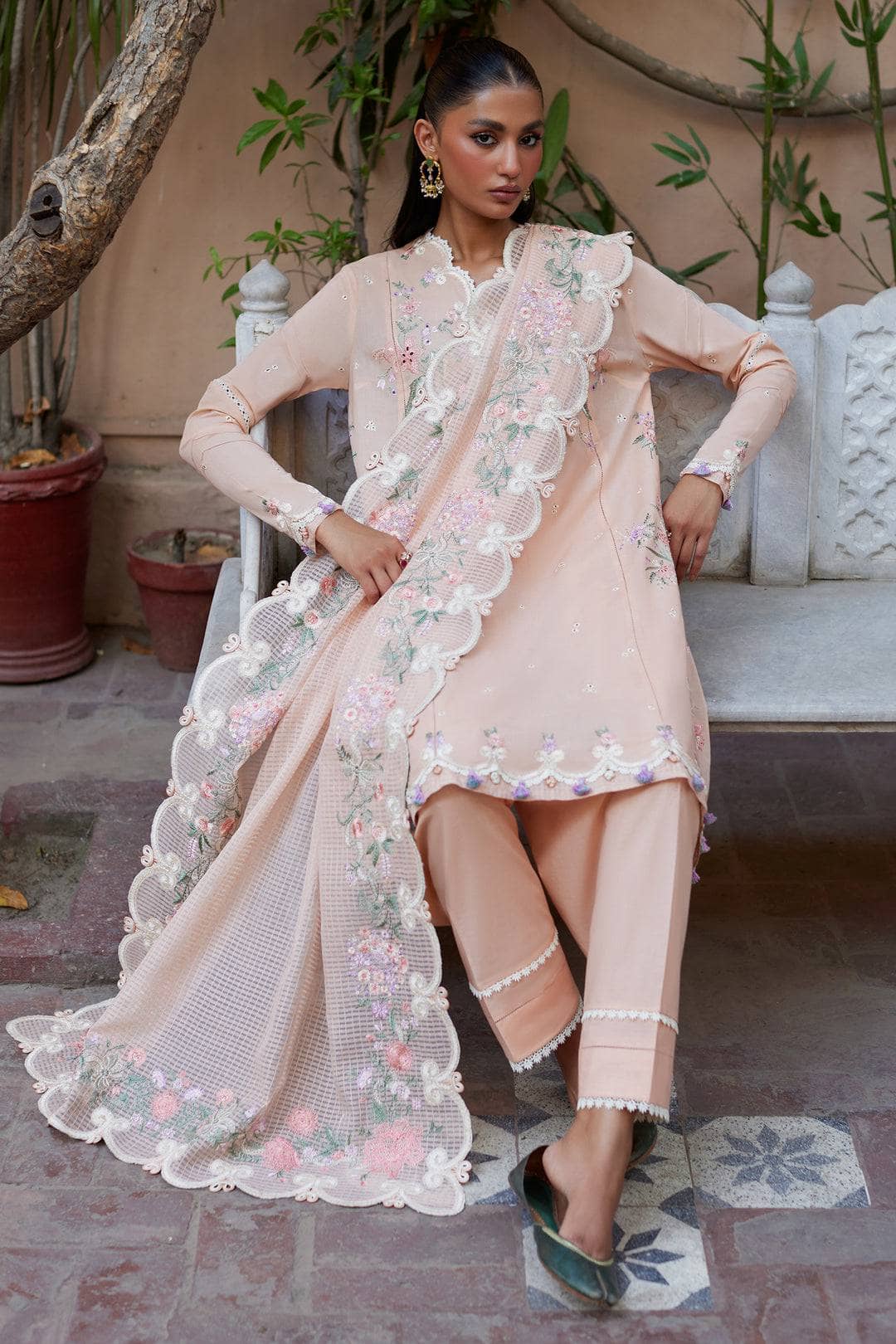 img_zaha_festive_lawn_awwal_boutique