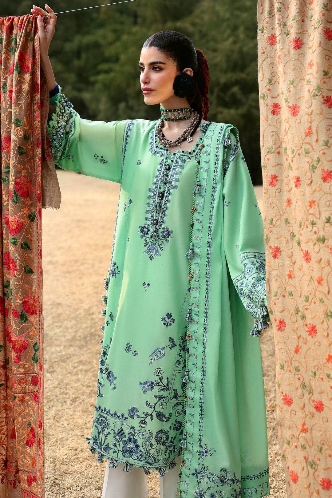 img_zaha_festive_lawn_neelum_awwal_boutique