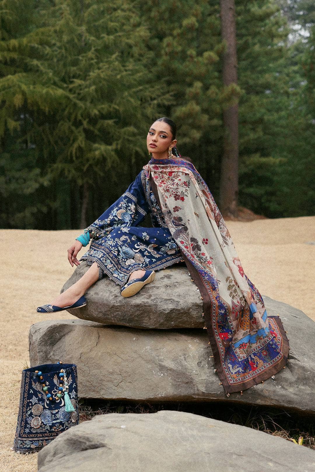 img_zaha_festive_lawn_neelum_awwal_boutique
