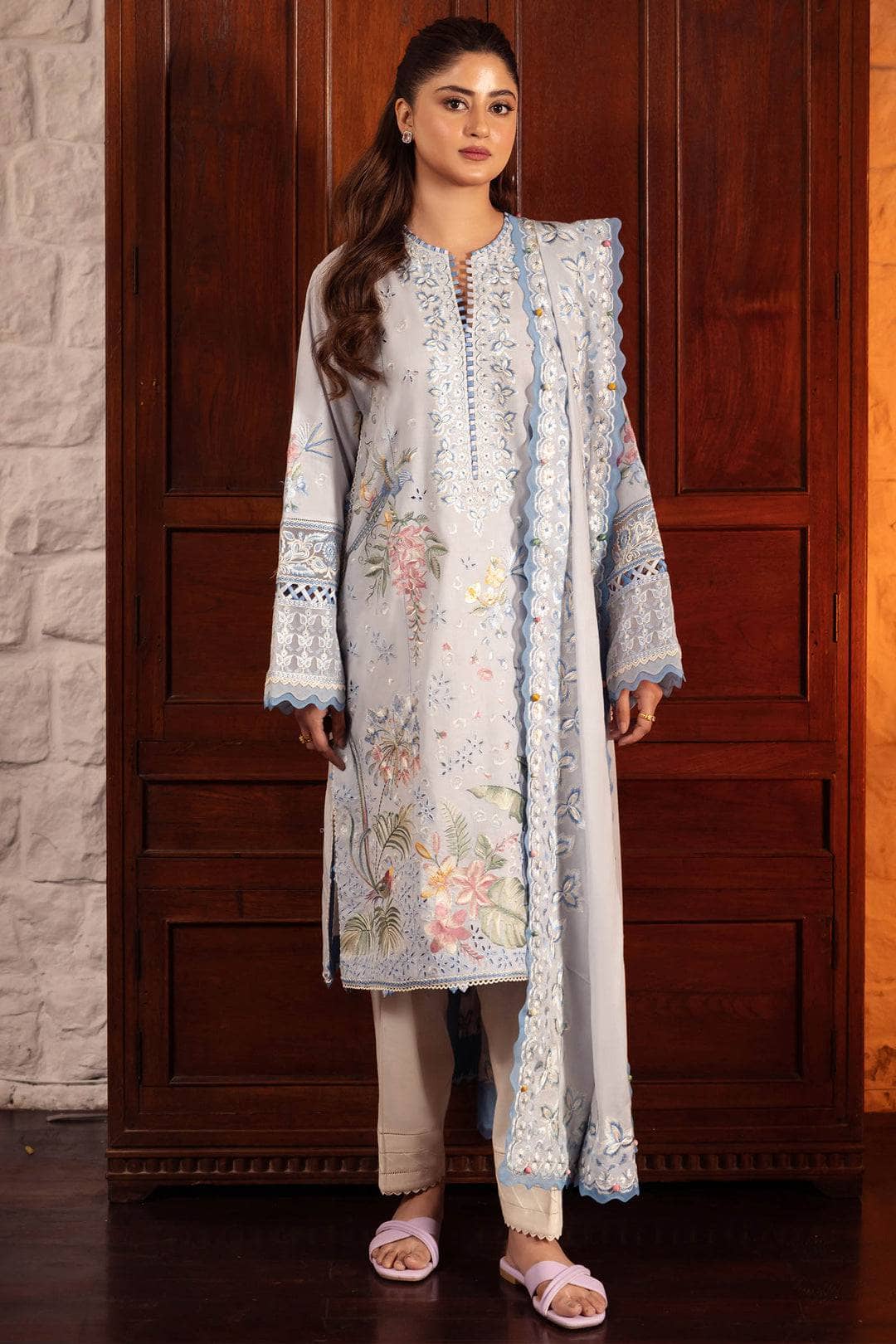 img_zaha_lawn_24_awwal_boutique