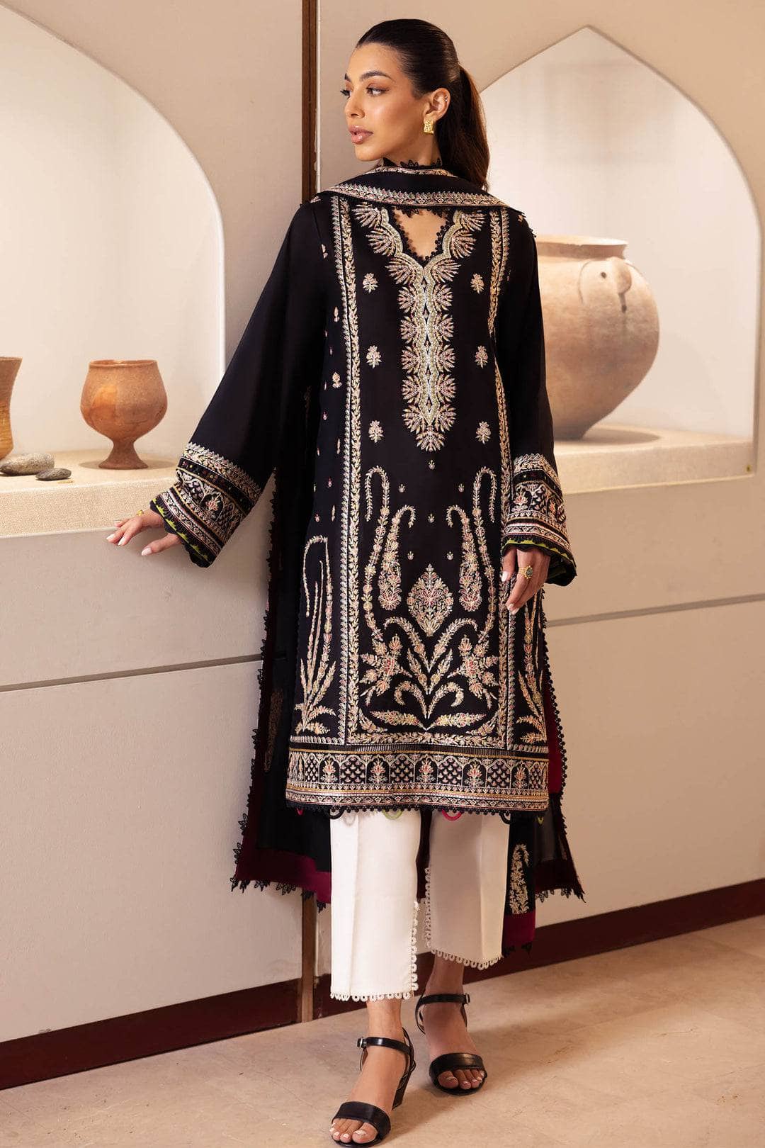 img_zaha_lawn_24_awwal_boutique