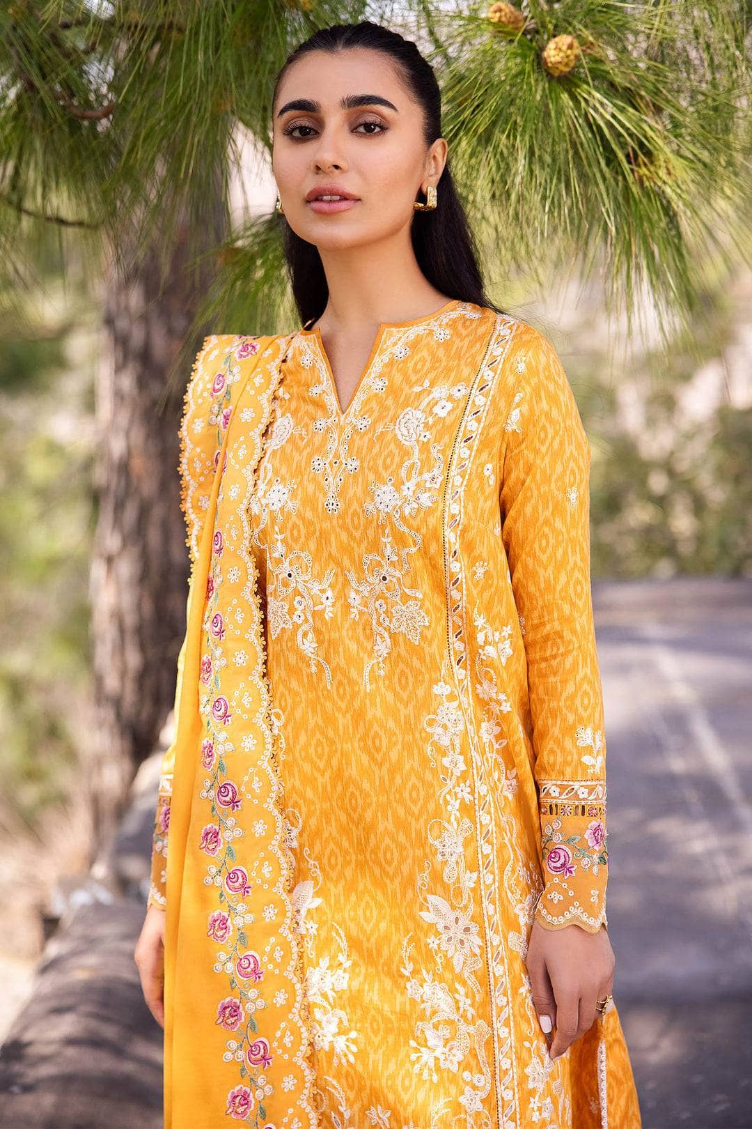 img_zaha_lawn_24_awwal_boutique