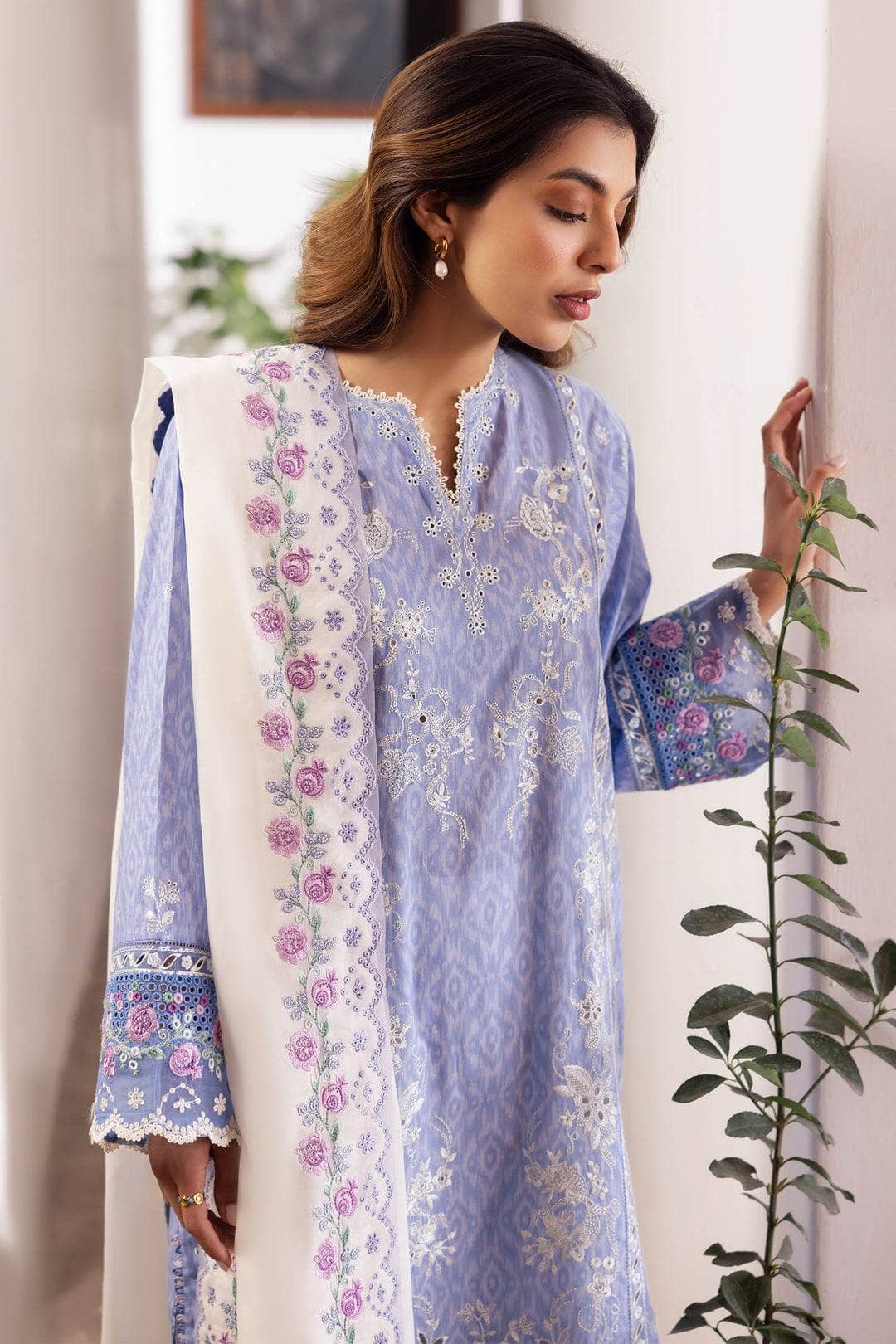 img_zaha_lawn_24_awwal_boutique