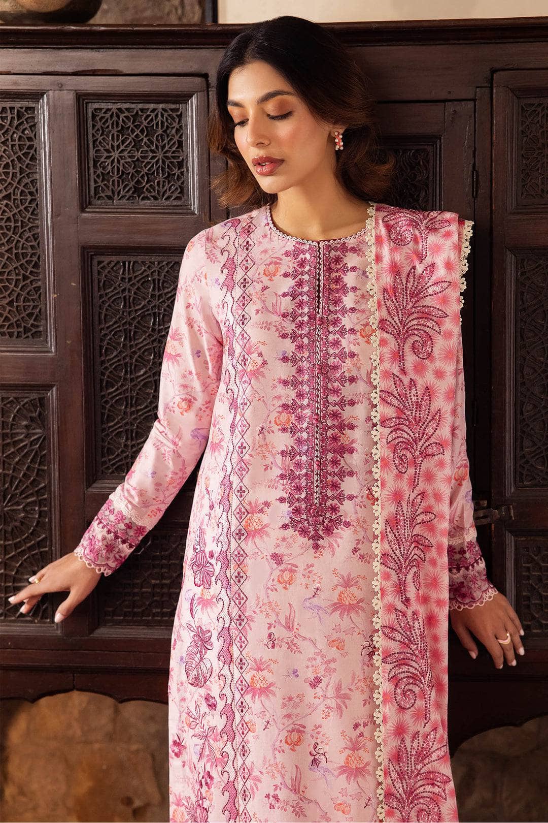 img_zaha_lawn_24_awwal_boutique
