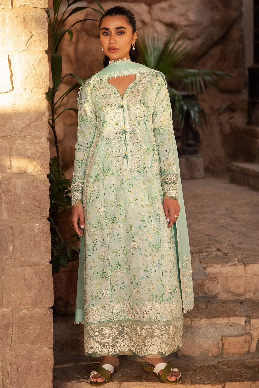 img_zaha_lawn_24_awwal_boutique