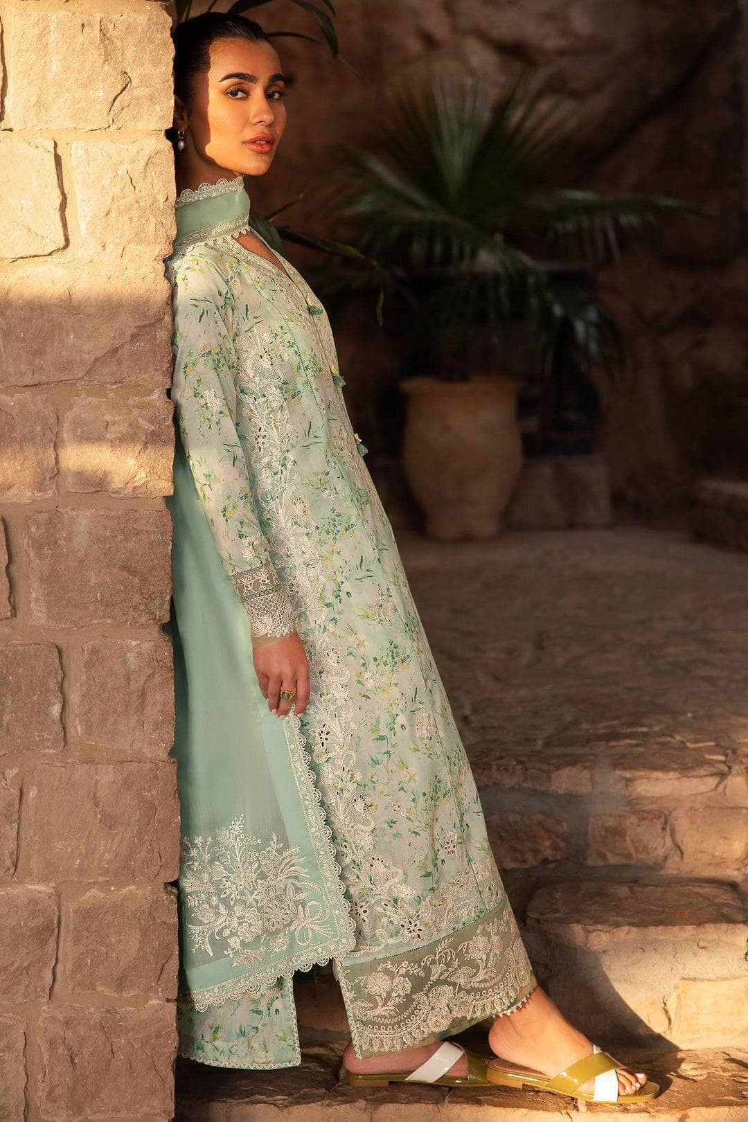 img_zaha_lawn_24_awwal_boutique