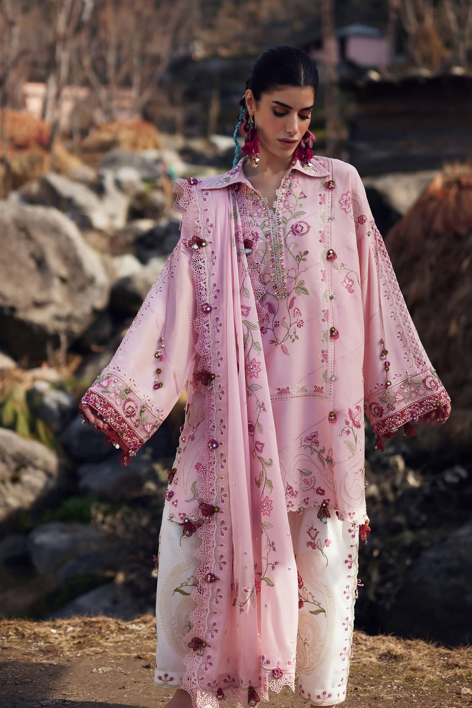 img_zaha_lawn_awwal_boutique