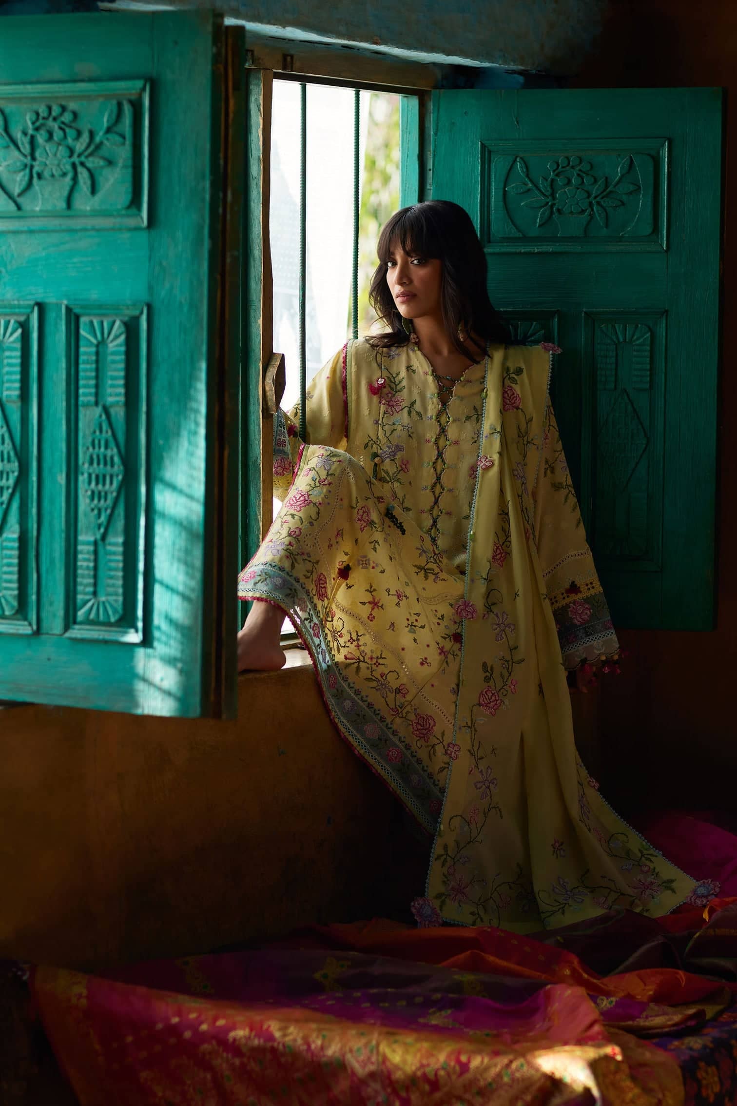 img_zaha_lawn_awwal_boutique