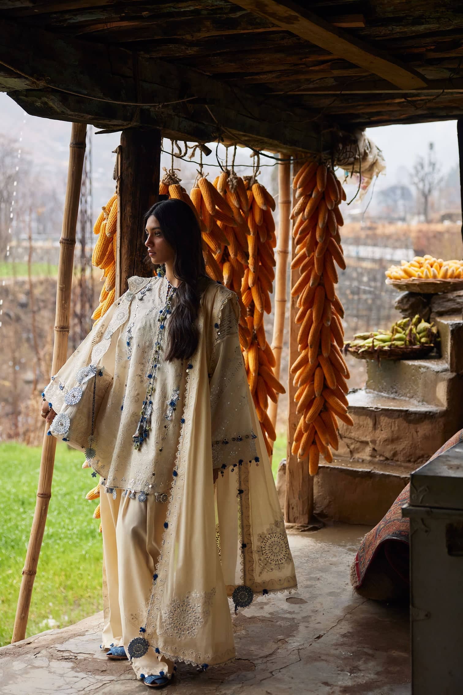 img_zaha_lawn_awwal_boutique