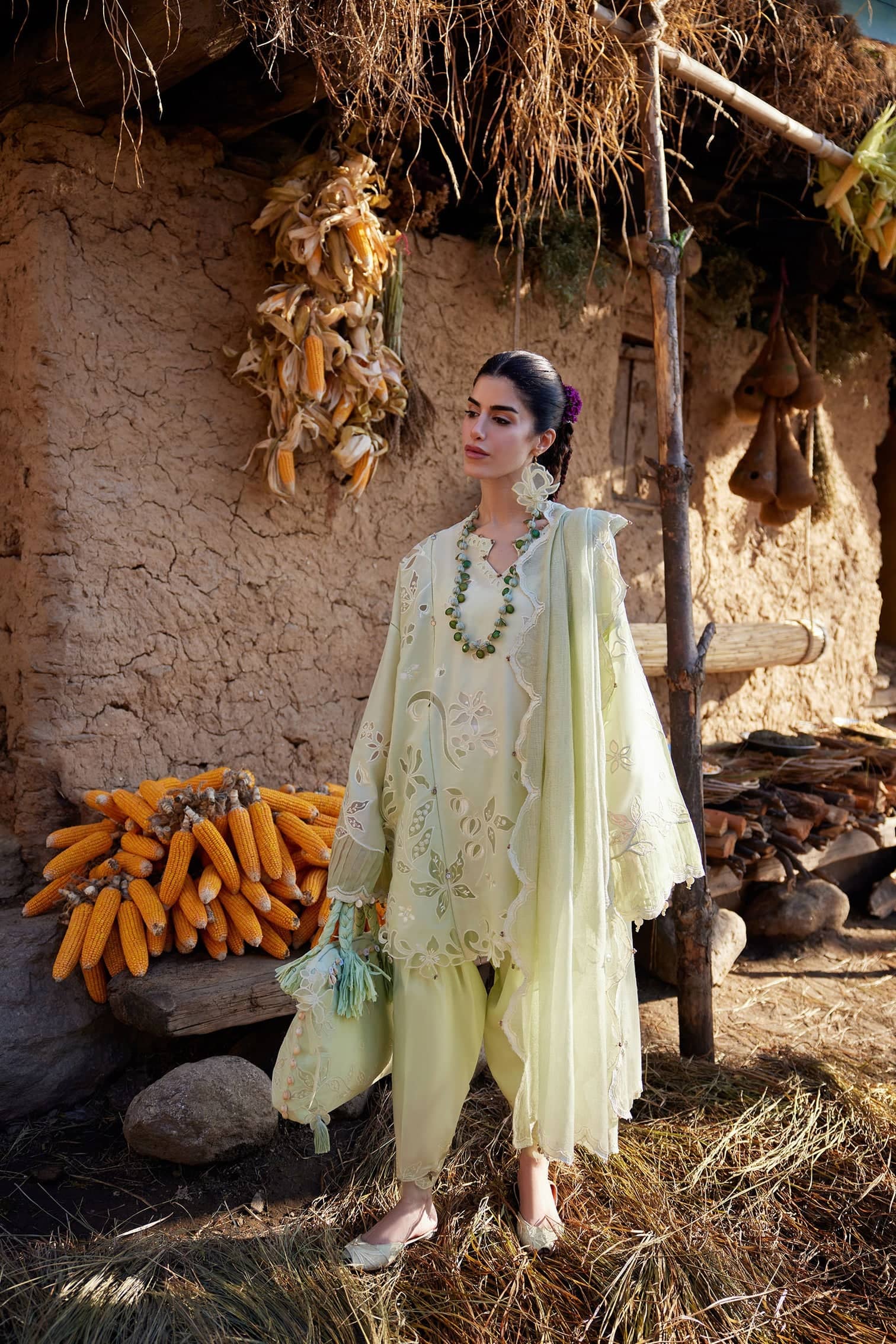 img_zaha_lawn_awwal_boutique