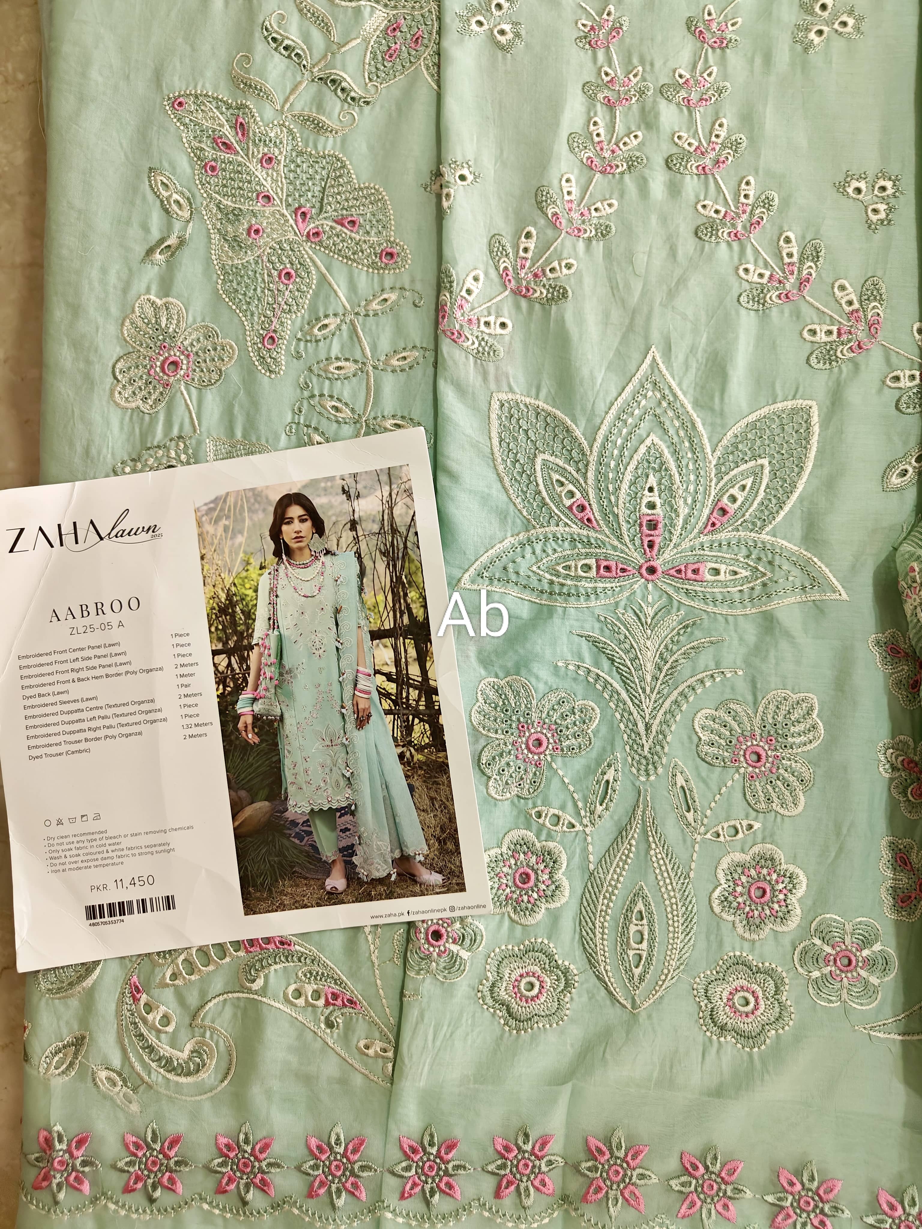 Sale ‼️Open Pic/Zaha Festive Lawn Neelum/Aabroo/5A