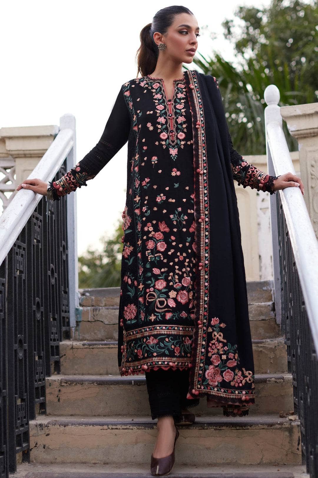 img_zaha_winter_23_awwal_boutique