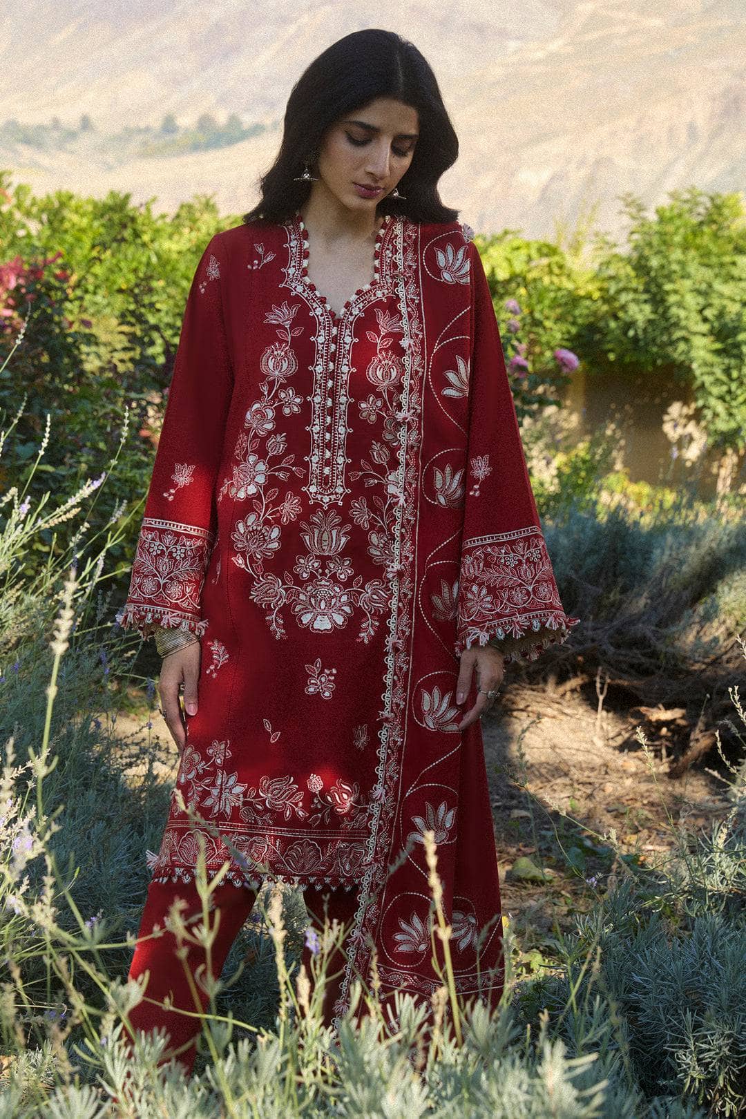 img_zaha_winter_24_awwal_boutique