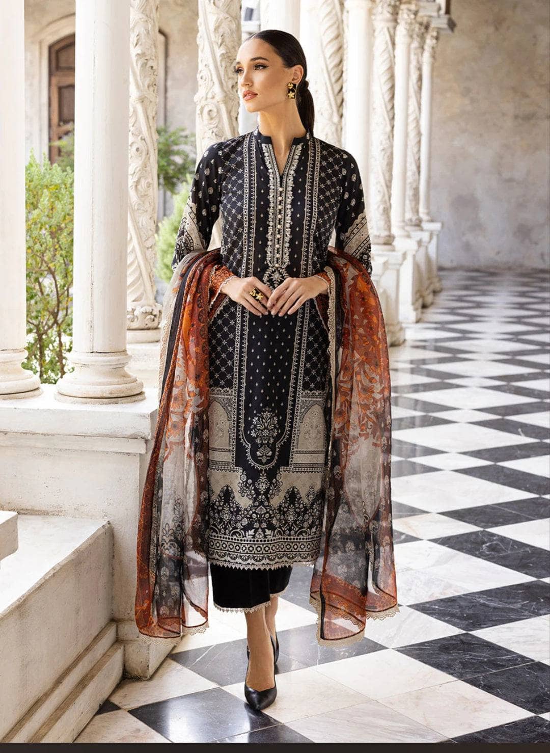 img_zainab_chottani_tahra_lawn_23_awwal_boutique