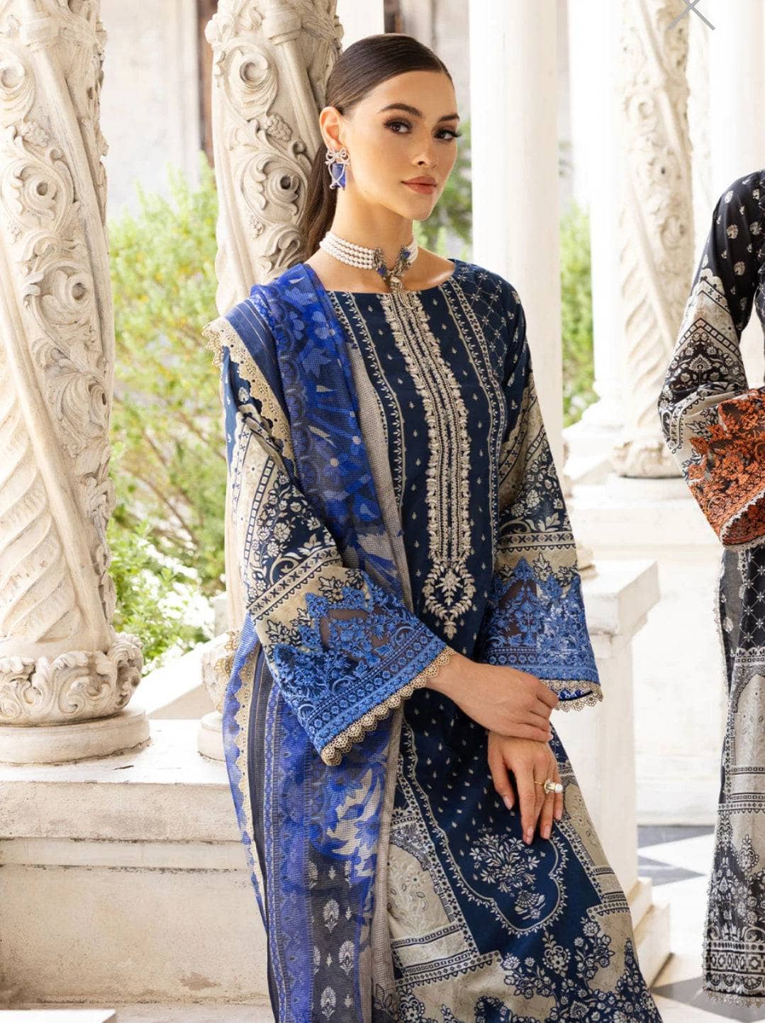 img_zainab_chottani_tahra_lawn_23_awwal_boutique