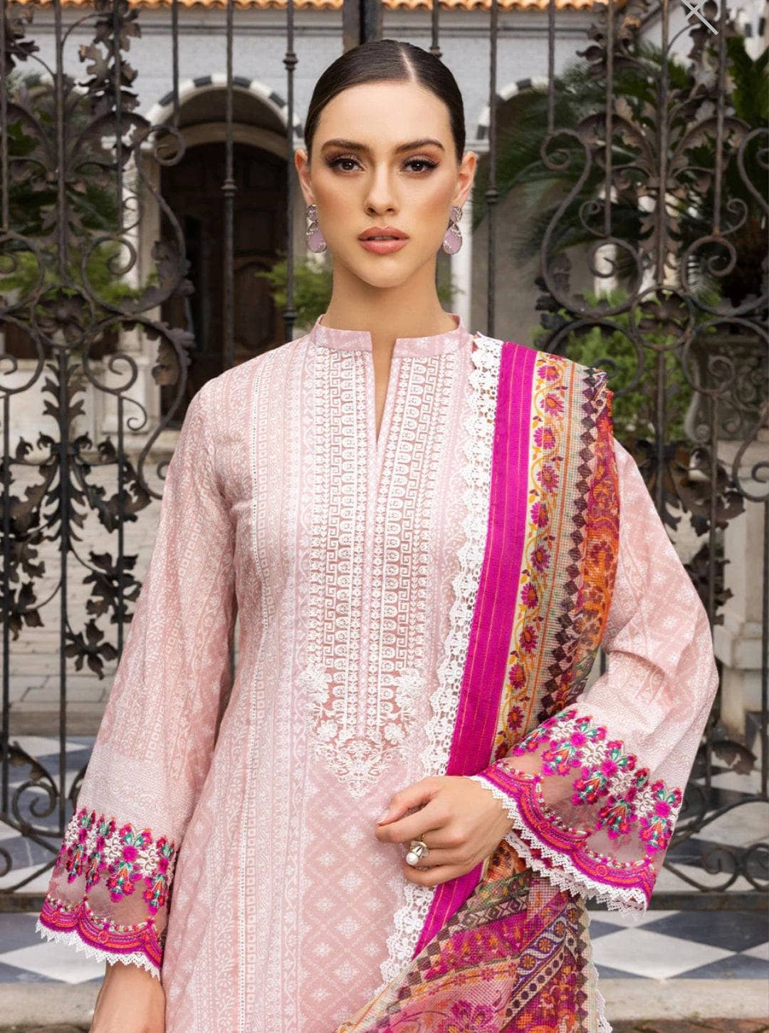 img_zainab_chottani_tahra_lawn_23_awwal_boutique
