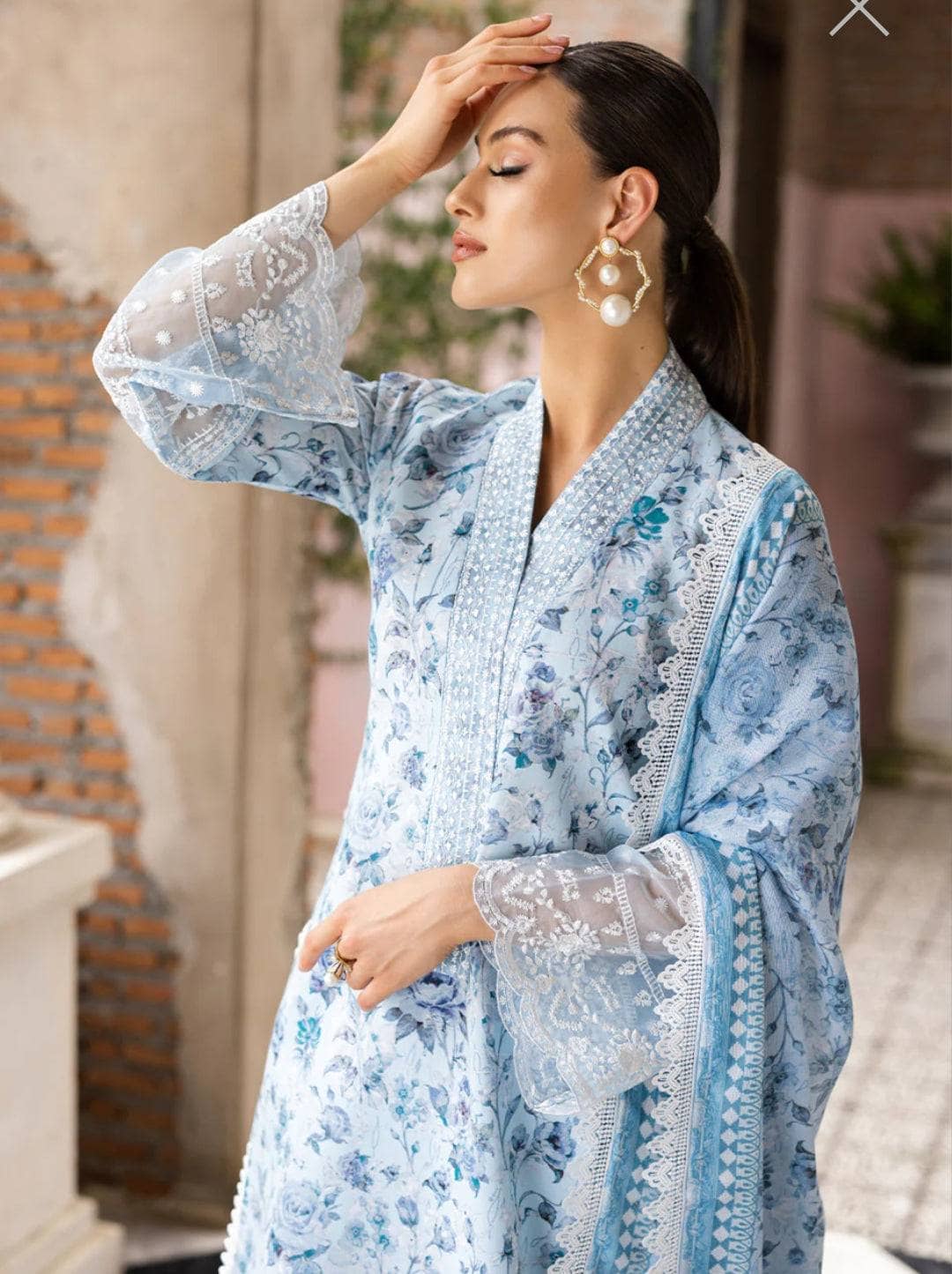 img_zainab_chottani_tahra_lawn_23_awwal_boutique