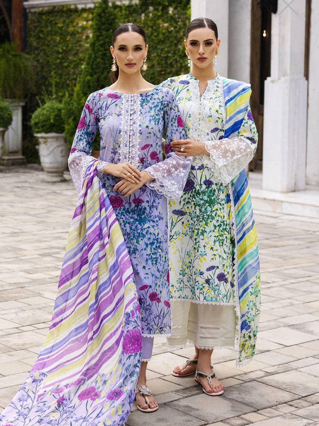 img_zainab_chottani_tahra_lawn_23_awwal_boutique