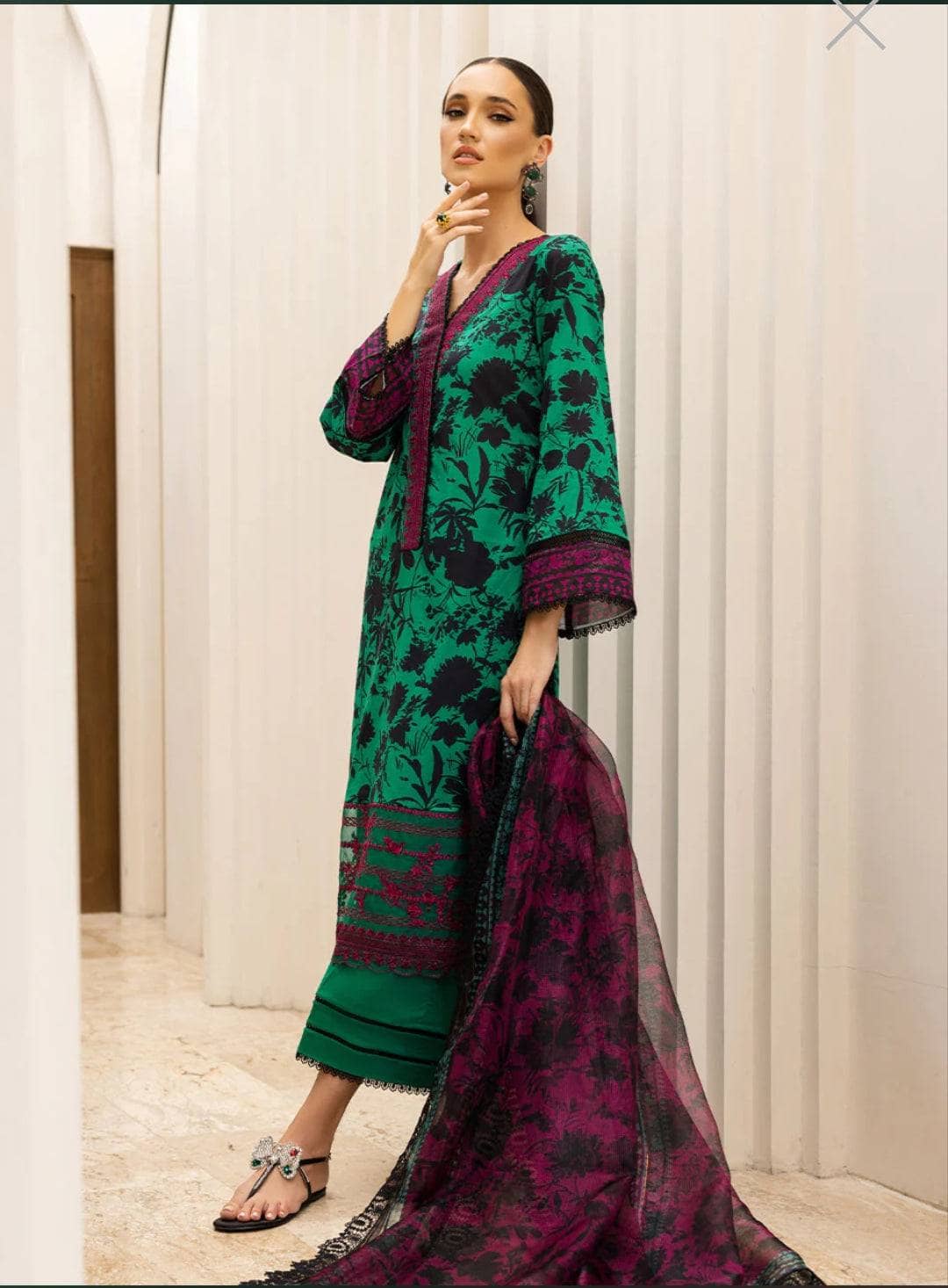 img_zainab_chottani_tahra_lawn_23_awwal_boutique