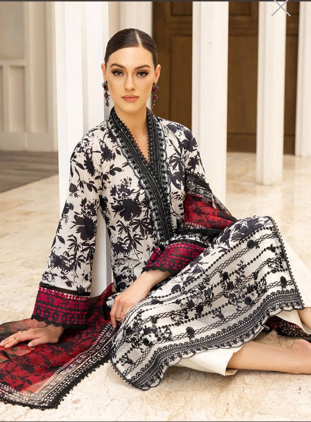 img_zainab_chottani_tahra_lawn_23_awwal_boutique