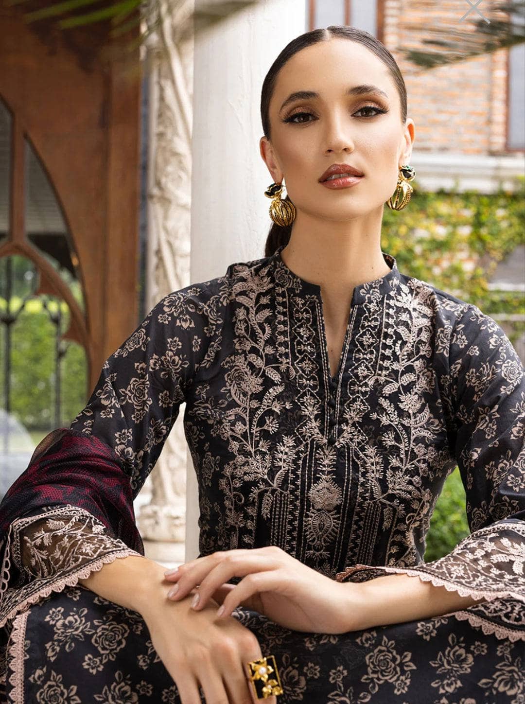 img_zainab_chottani_tahra_lawn_23_awwal_boutique