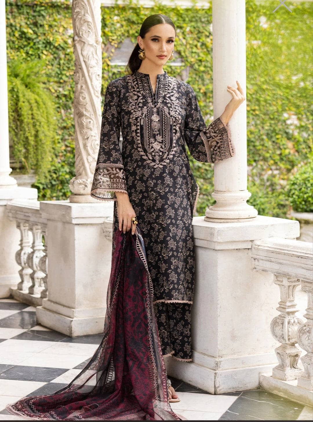 img_zainab_chottani_tahra_lawn_23_awwal_boutique