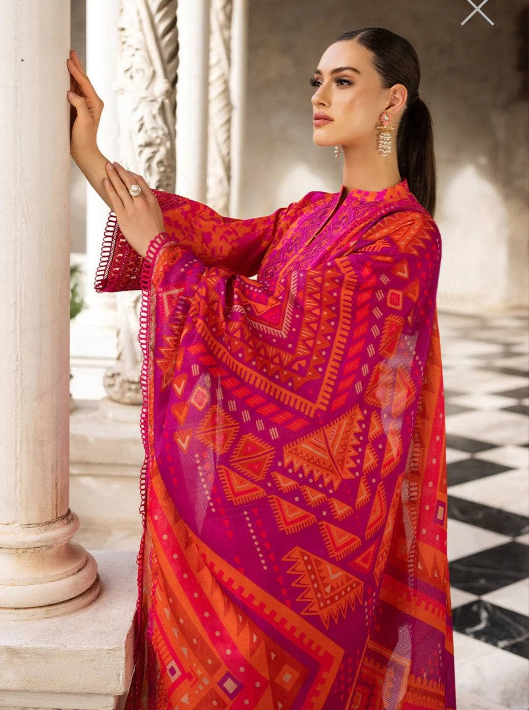 img_zainab_chottani_tahra_lawn_23_awwal_boutique