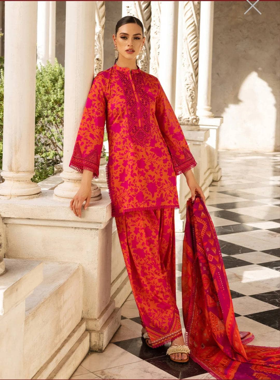 img_zainab_chottani_tahra_lawn_23_awwal_boutique