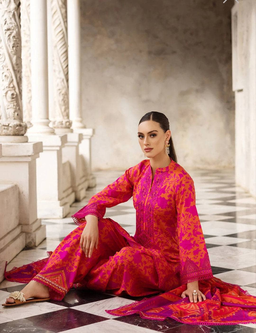 img_zainab_chottani_tahra_lawn_23_awwal_boutique