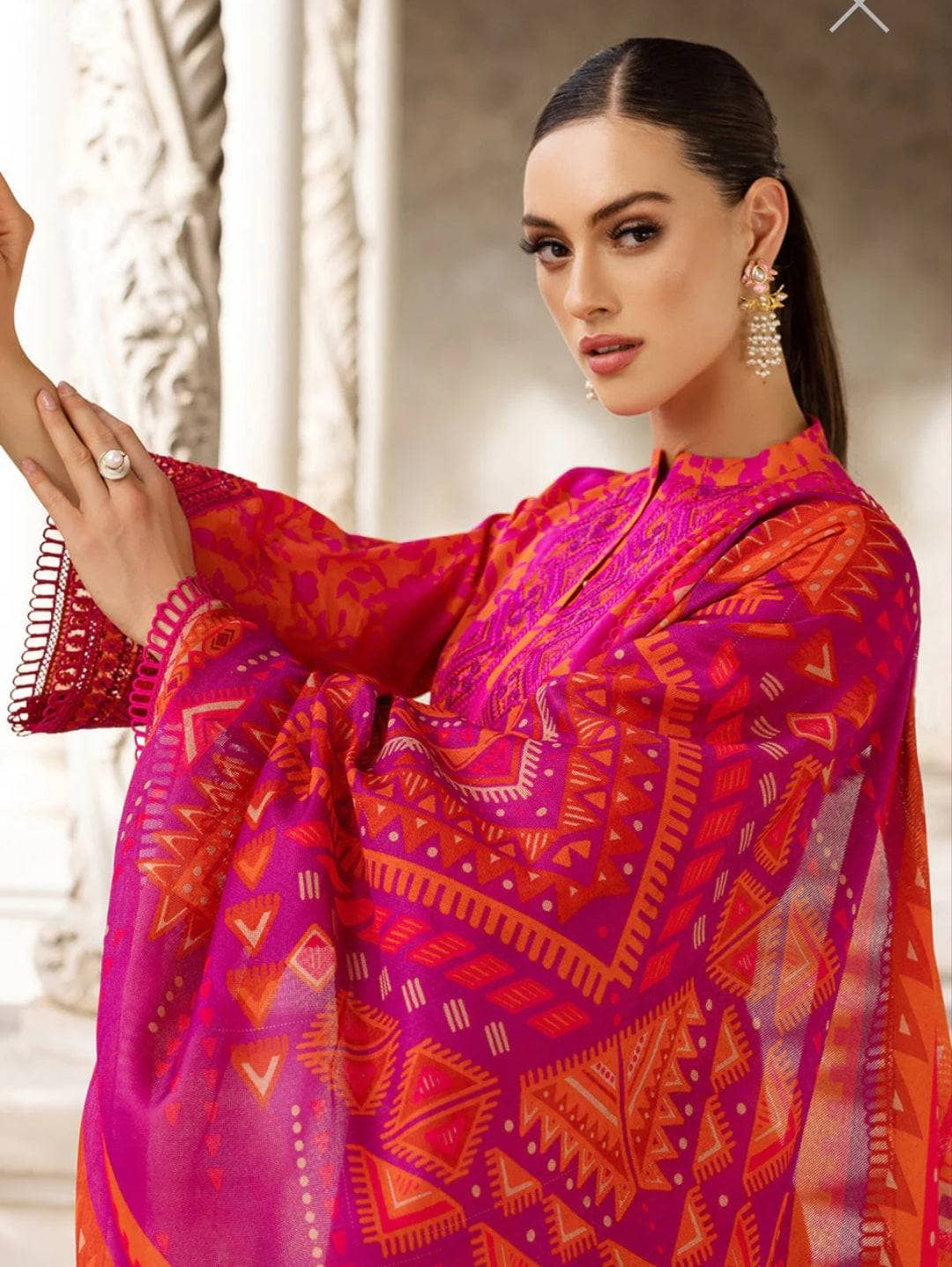 img_zainab_chottani_tahra_lawn_23_awwal_boutique