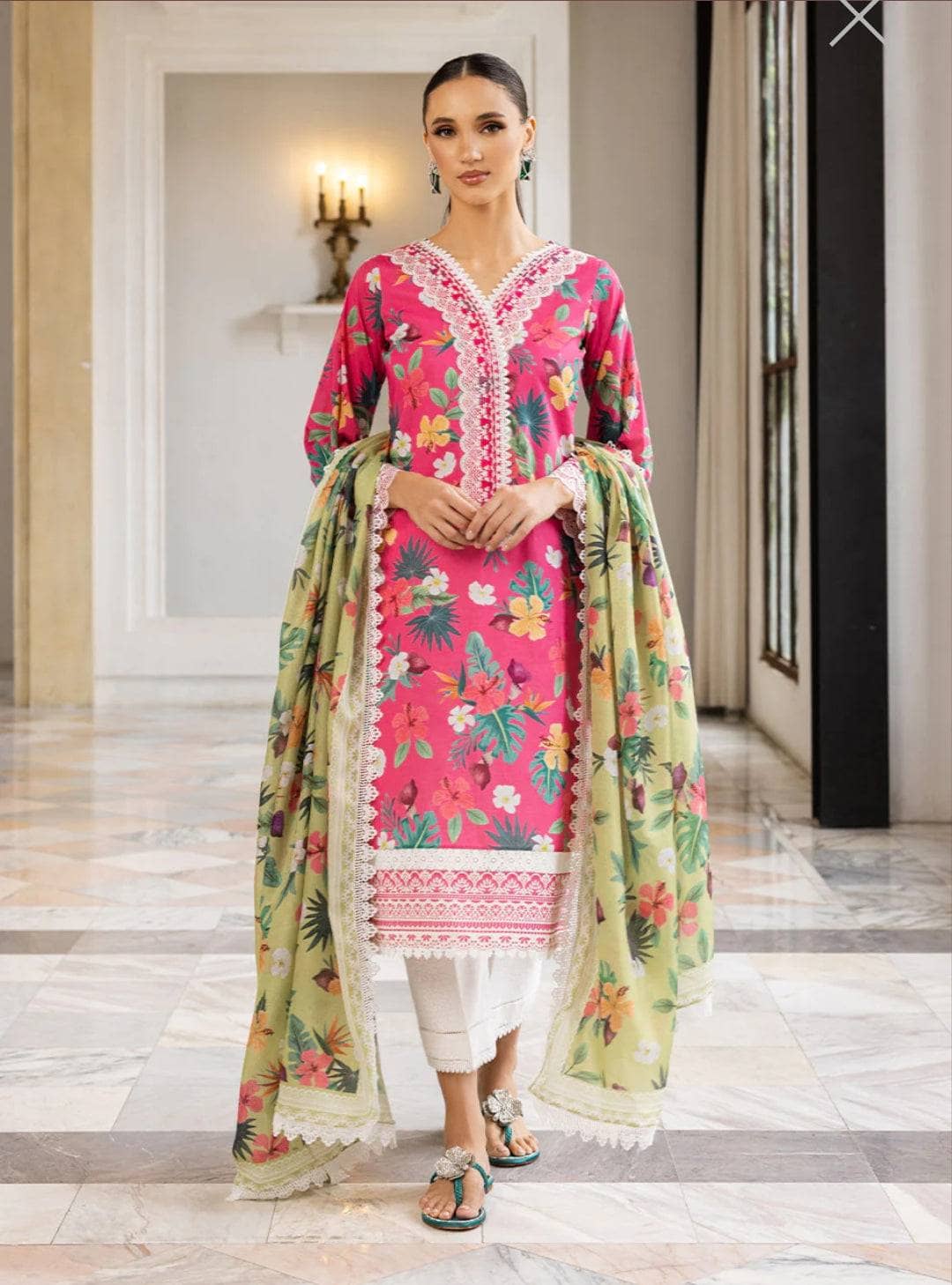 img_zainab_chottani_tahra_lawn_23_awwal_boutique