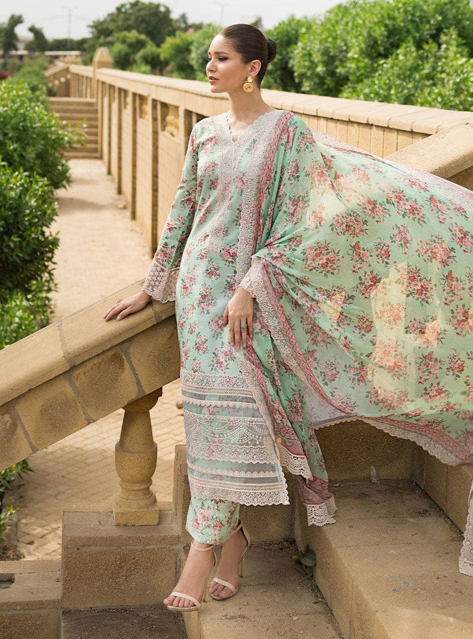 img_zainab_chottani_lawn_23_awwal_boutique