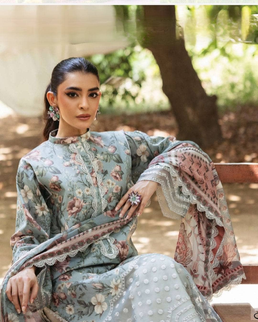 img_zainab_chottani_lawn_24_awwal_boutique