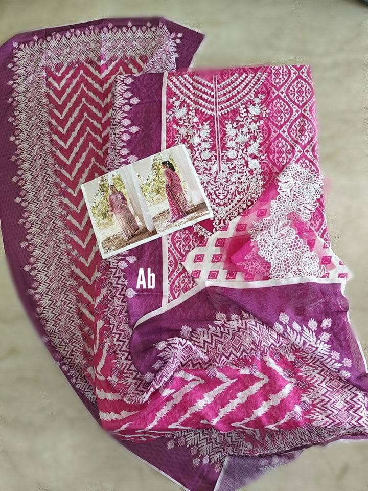 img_zainab_chottani_tahra_lawn_awwal_boutique