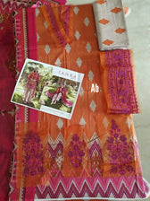 img_zainab_chottani_tahra_lawn_awwal_boutique
