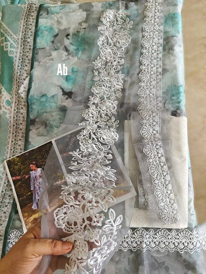 img_open_pic_zainab_chottani_awwal_boutique