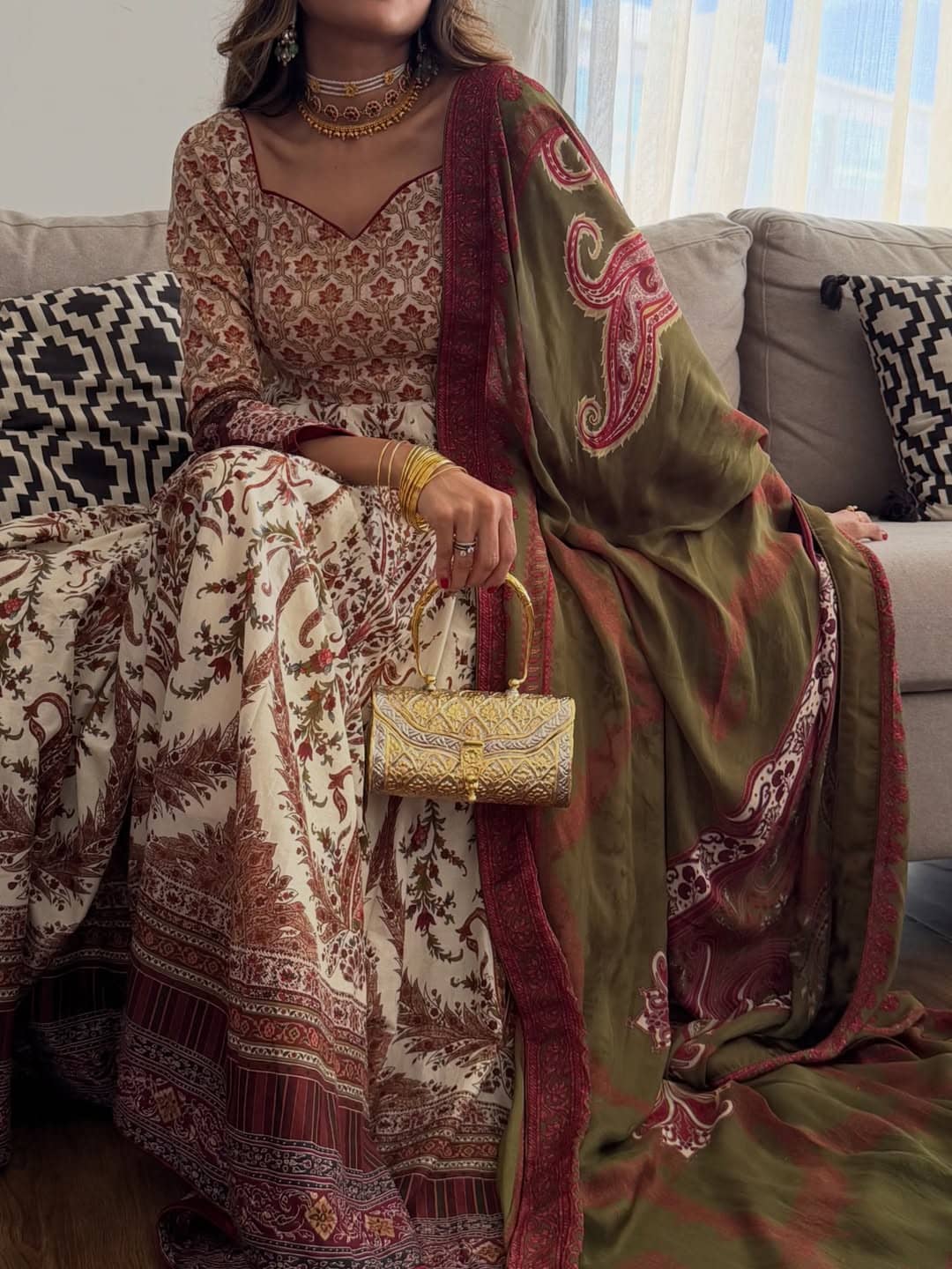 img_zara_shahjahan_anarkali_lawn_awwal_boutique