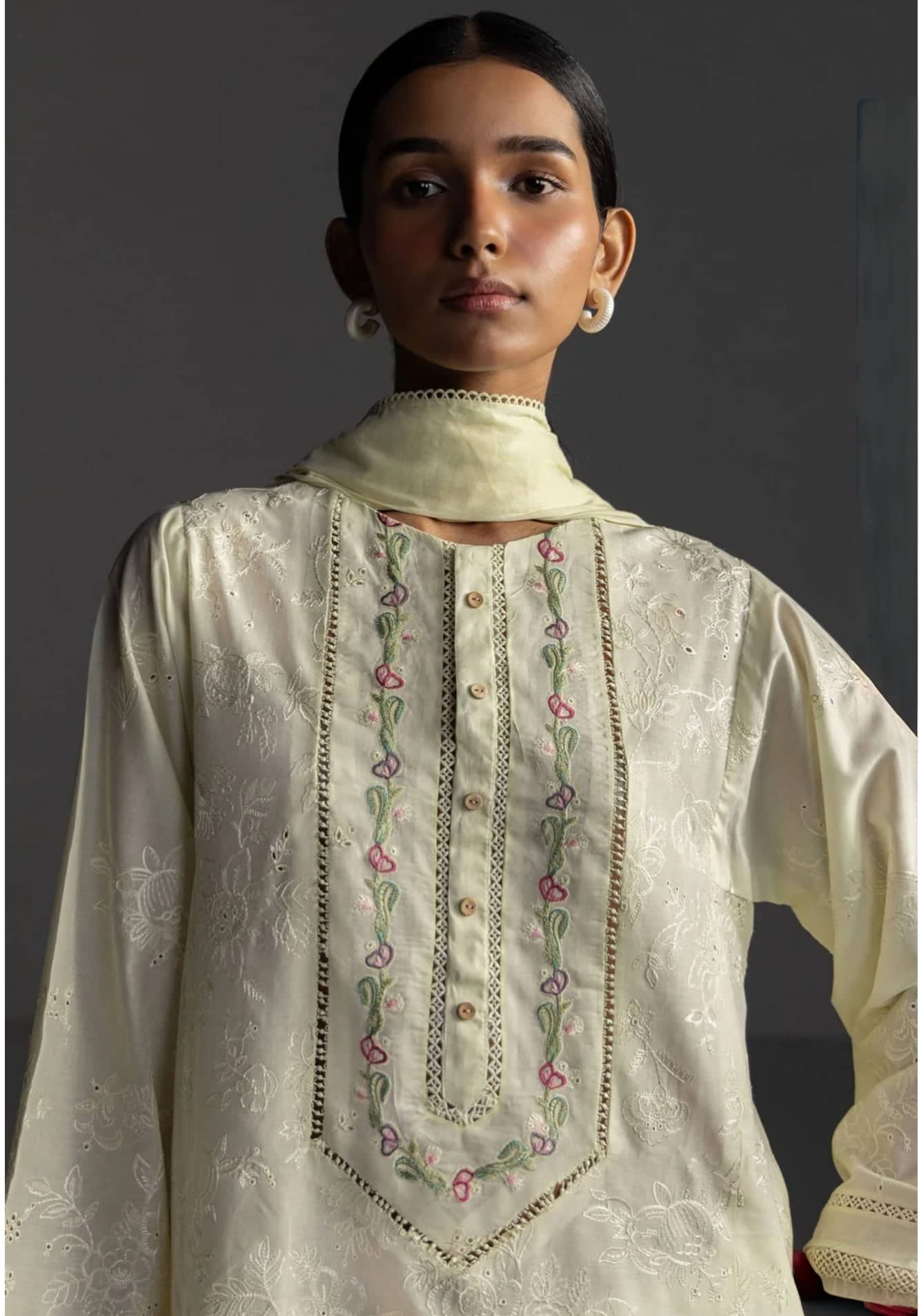 img_coco_lawn_by_zara_shahjahan_awwal_boutique