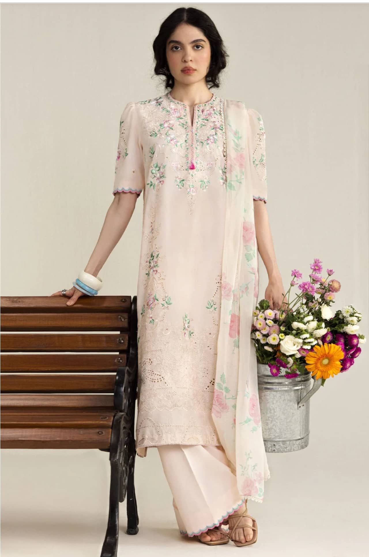 img_zara_shahjahan_coco_lawn_awwal_boutique