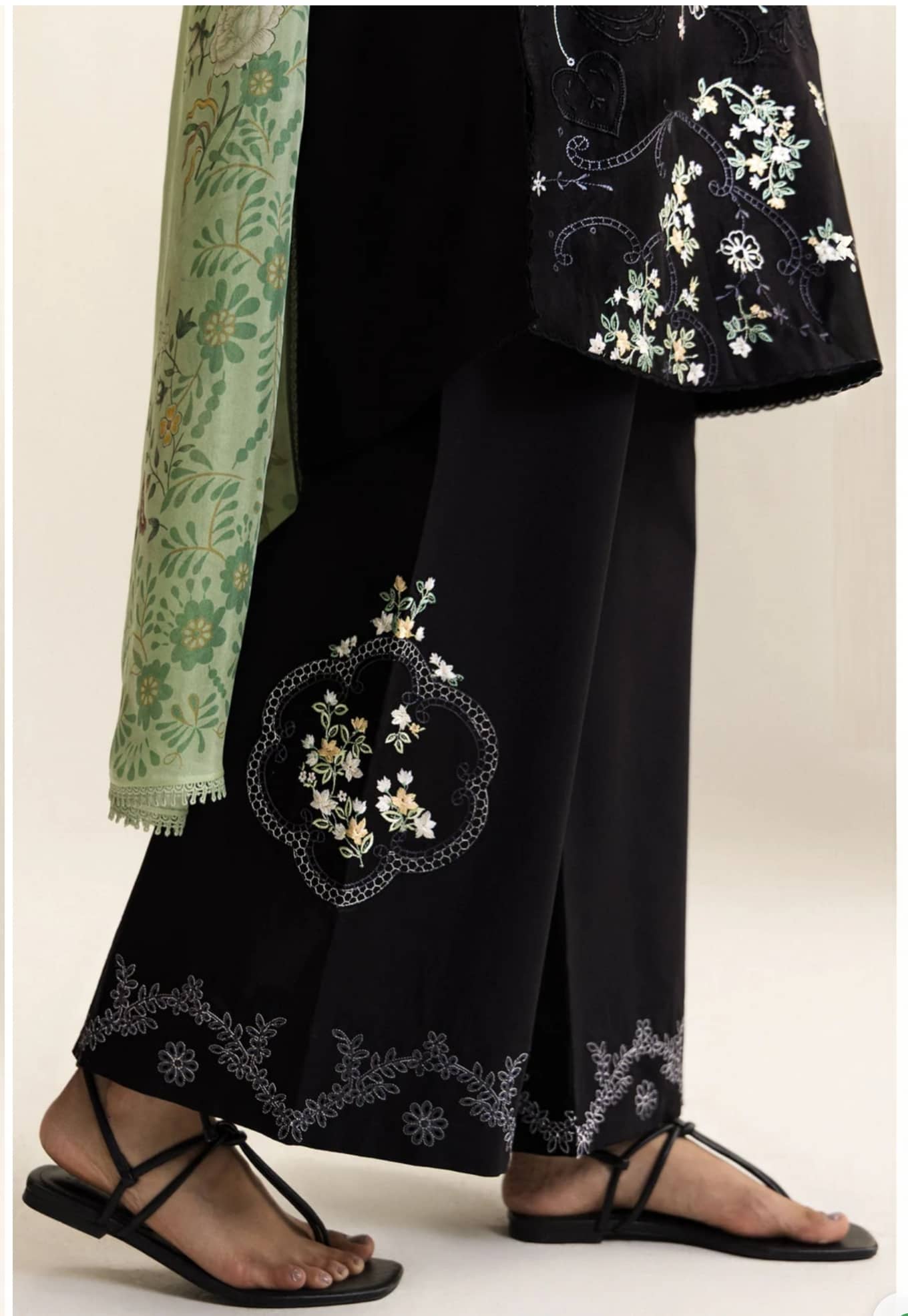 img_zara_shahjahan_coco_lawn_awwal_boutique
