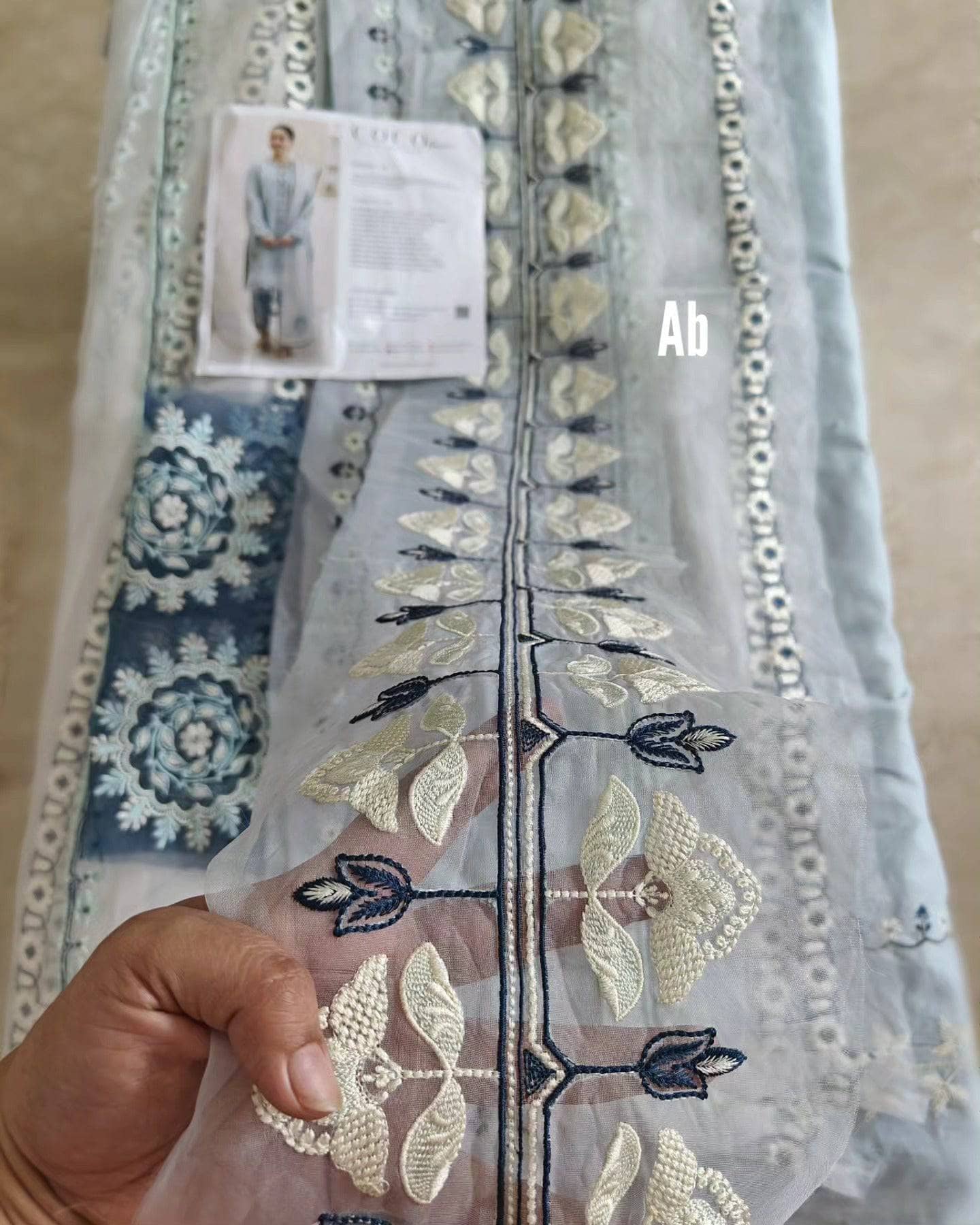 img_zara_shahjahan_lawn_24_awwal_boutique
