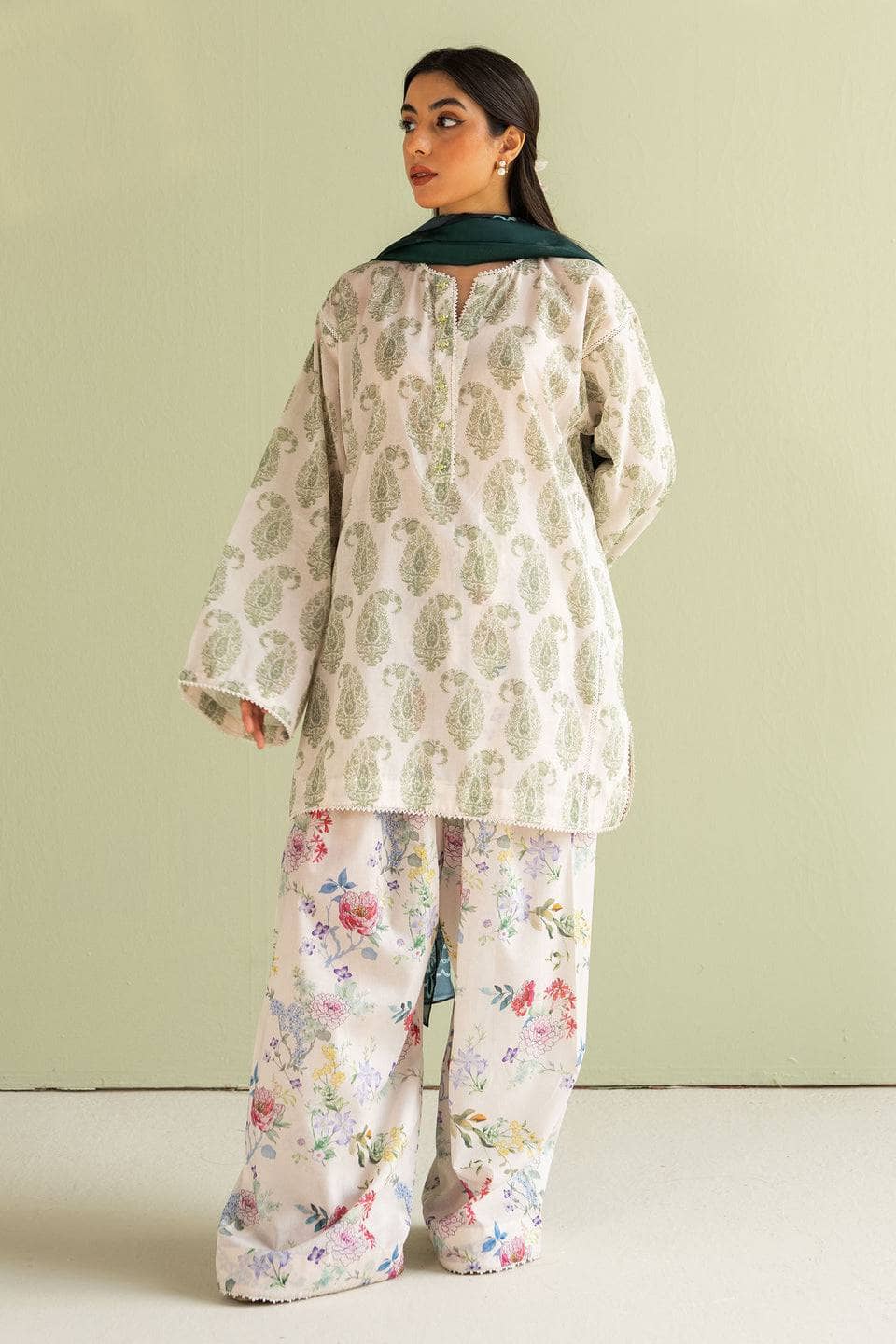 img_zara_shahjahan_coco_prints_awwal_boutique