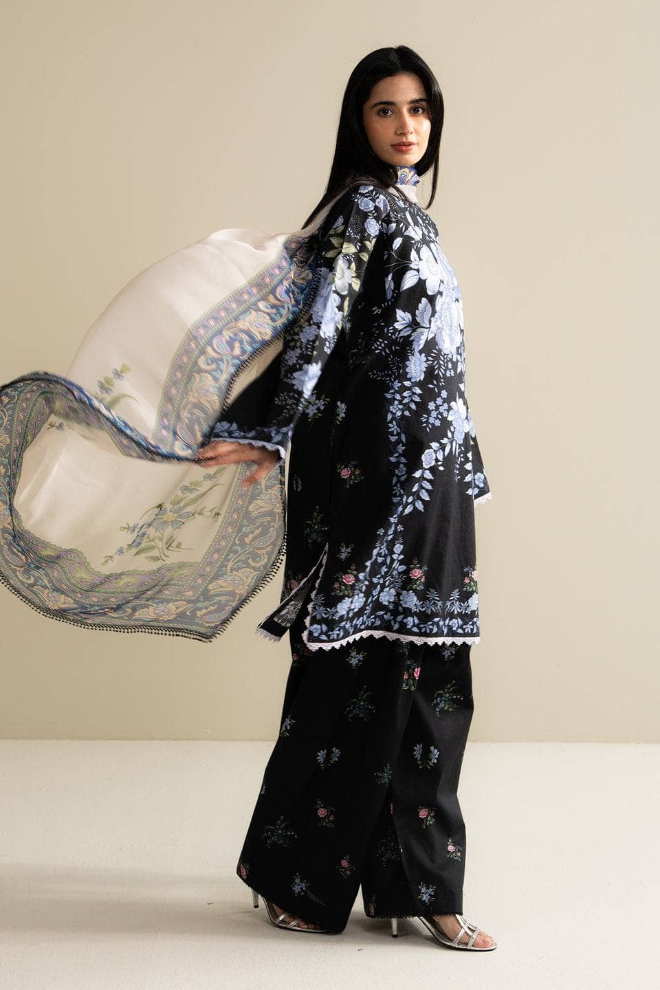 img_zara_shahjahan_coco_prints_awwal_boutique